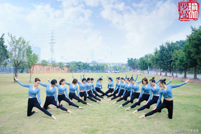 深圳从事瑜BOB半岛伽教练需要什么条件？学瑜伽哪里好【罗曼瑜伽】(图3)