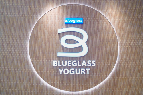 Blueglass全国首家BOB半岛瑜伽主题酸奶店(图2)