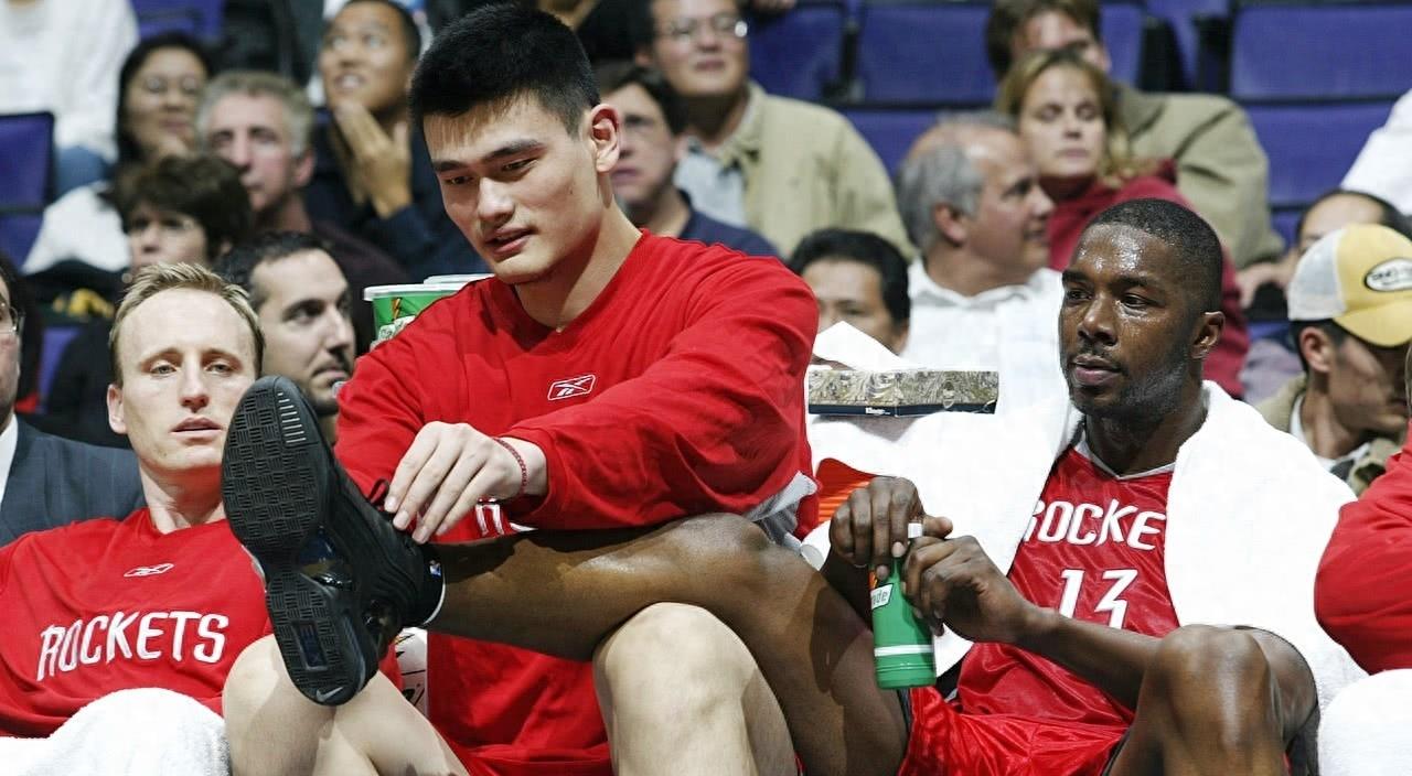 NBA十大BOB半岛不能碰的禁忌：啦啦队女子不能穿衣物69号球衣被禁止(图15)